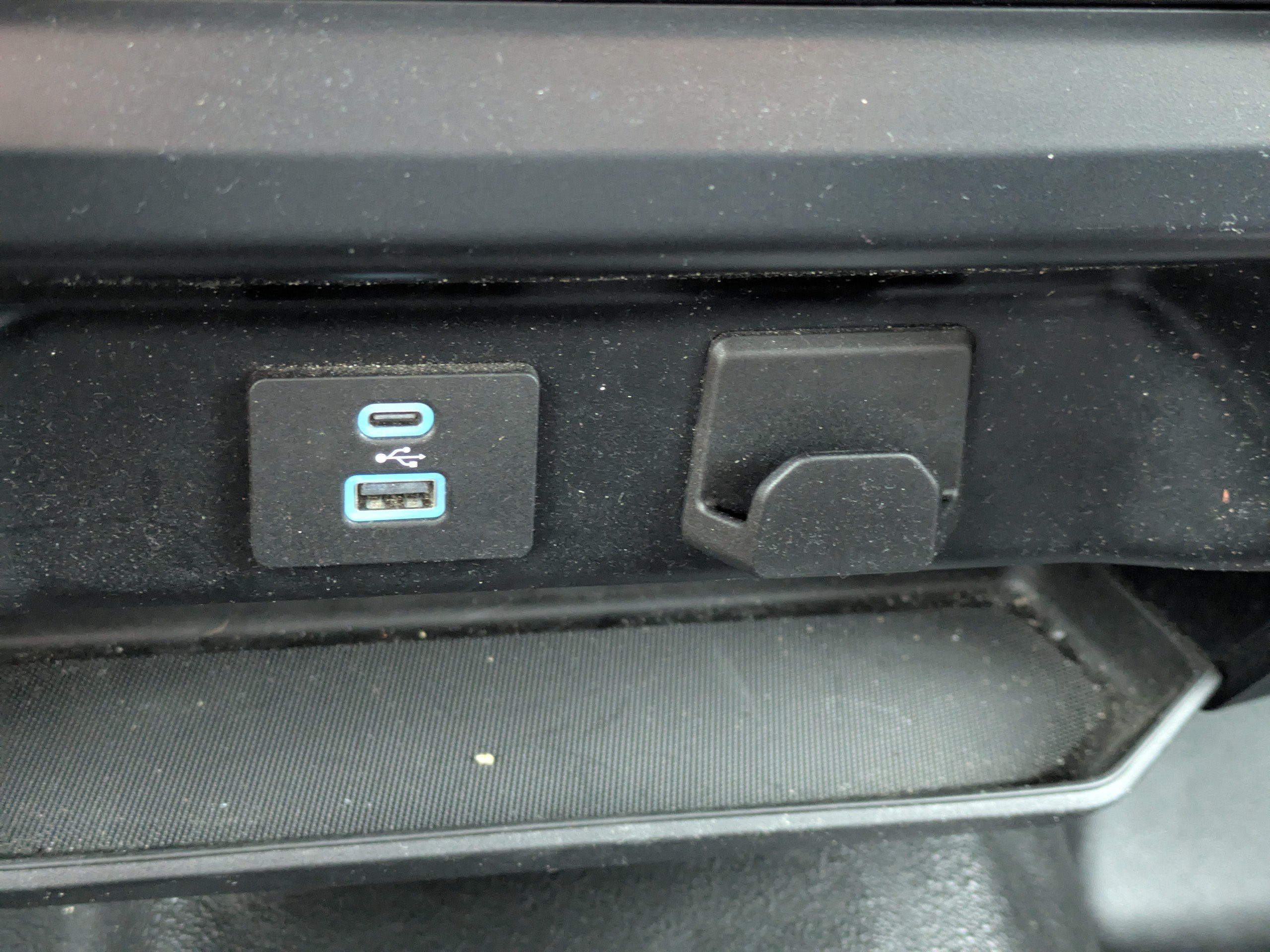 Used 2023  Ford XL image 27