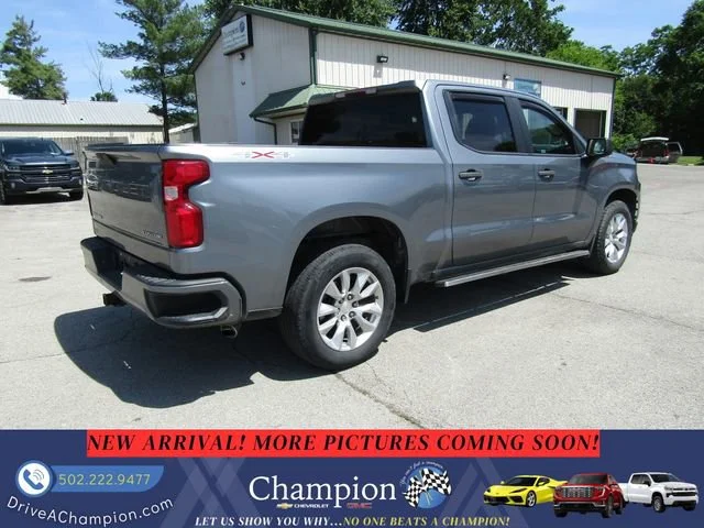 Used 2019 SATIN STEEL METALLIC Chevrolet Custom image 4