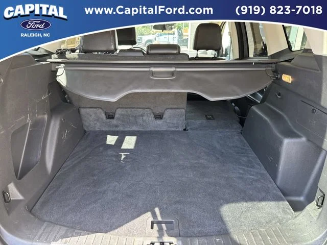 Used 2017 Red Ford SE image 16
