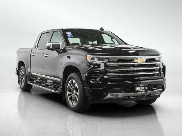 Used 2025 Black Chevrolet High Country image 7