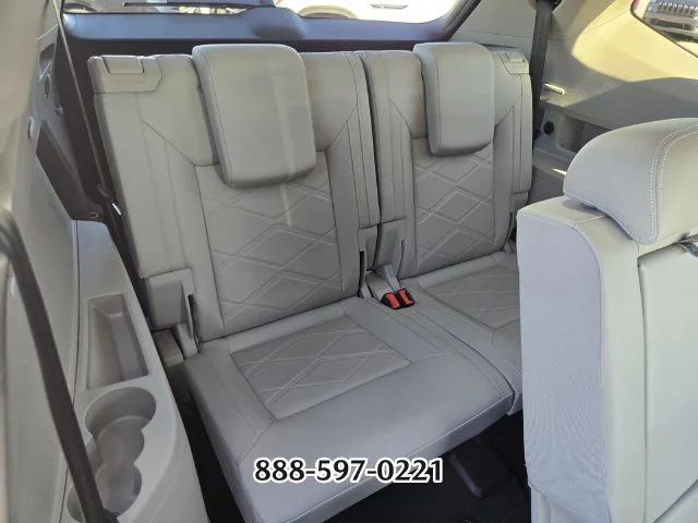 Certified Used 2024 Pure White Volkswagen 2.0T SE W/TECHNOLOGY image 18