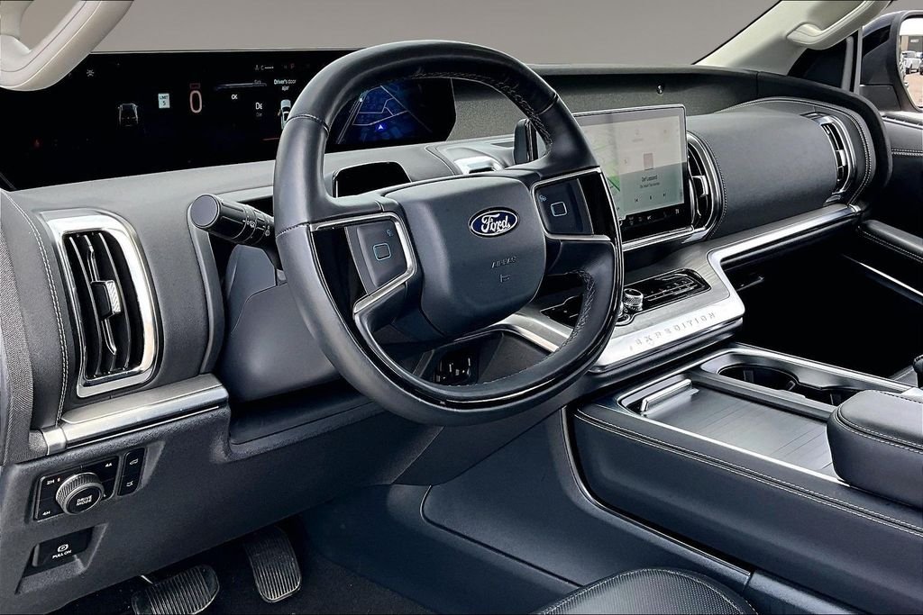 Used 2025 Black Ford Platinum image 13