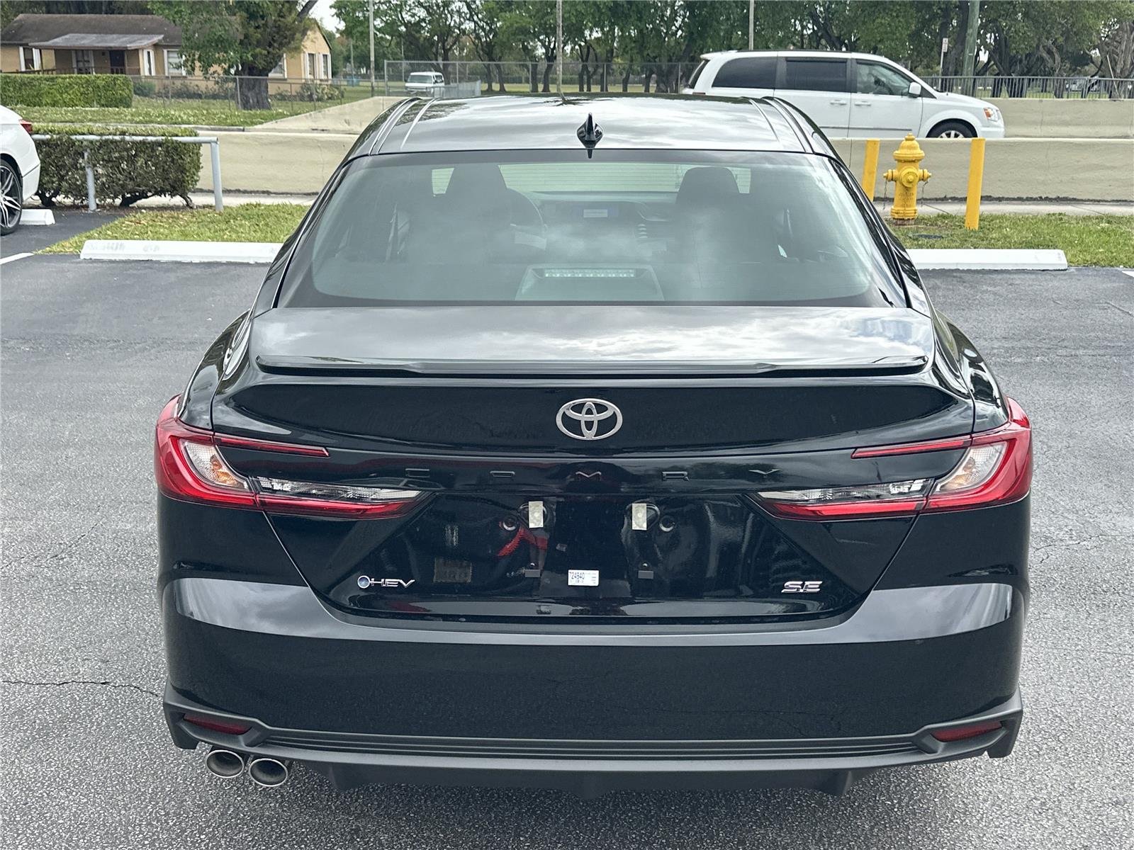 View vehicle photo 6