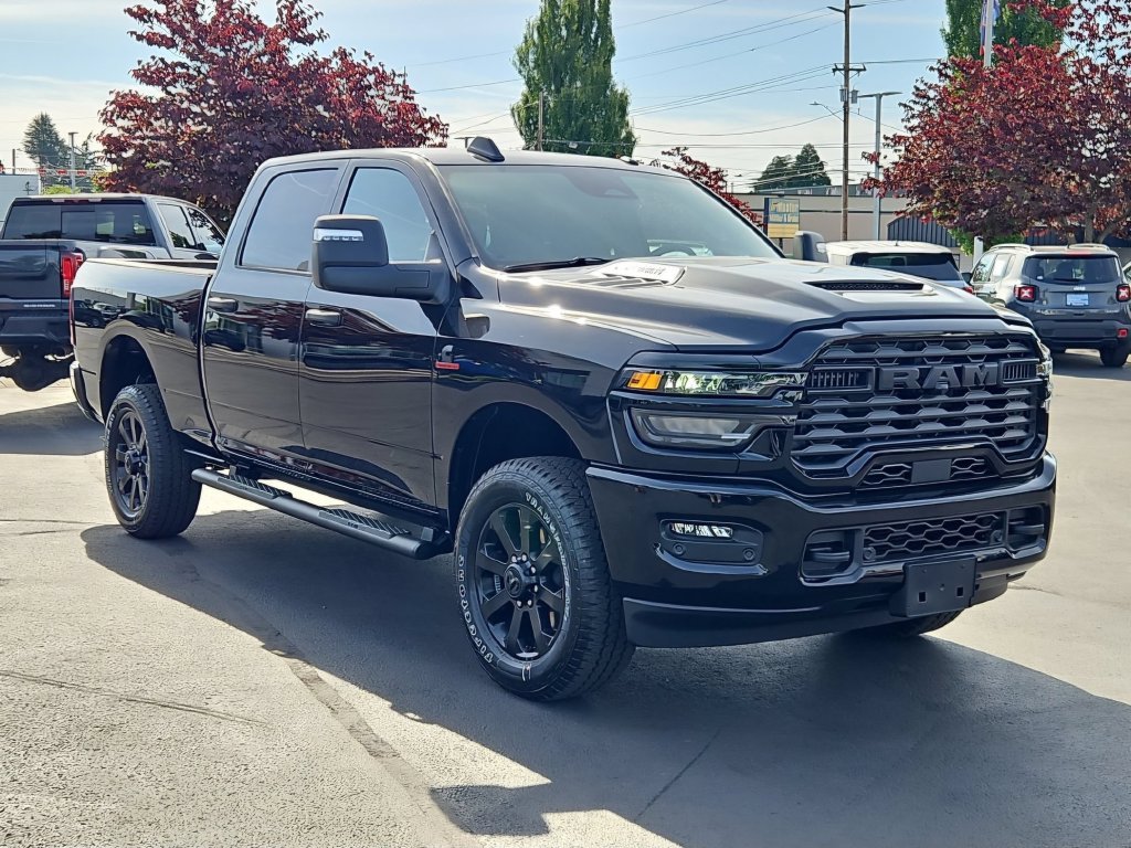 New 2026 Diamond Black Crystal Pearl-Coat Exterior Paint RAM Tradesman image 8