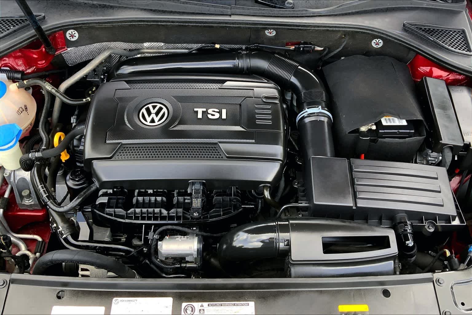 Used 2017 Fortana Red Volkswagen R-Line w/Comfort Pkg image 30
