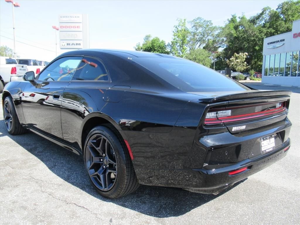 New 2026 Diamond Black Crystal Pearlcoat Dodge R/T image 5