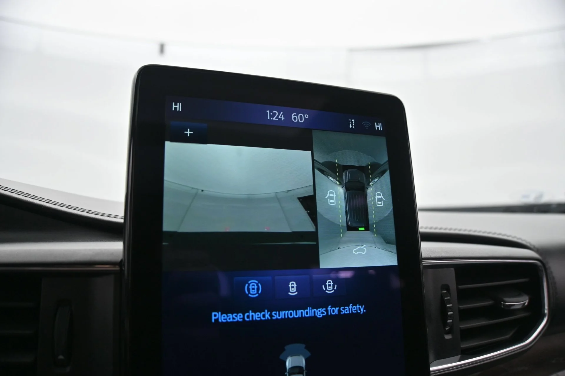 Used 2022 Black Ford Platinum image 26