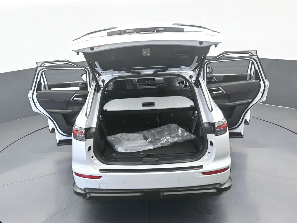 New 2026 White / Black Mitsubishi Trail Edition image 72