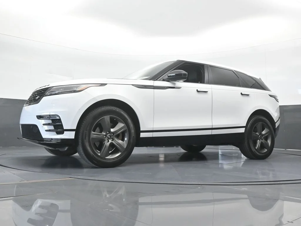 Used 2025 Gray Land Rover Dynamic SE image 53