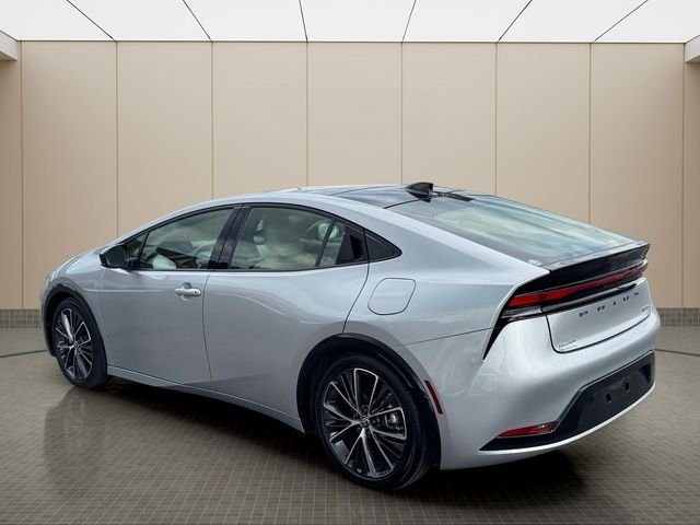 Used 2024 Silver Toyota XLE image 4