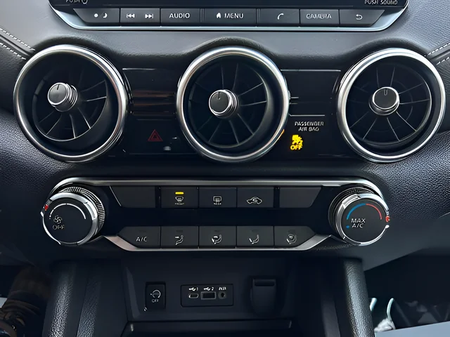 Used 2025 Gray Nissan SV image 17