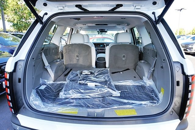 New 2026 White Hyundai SEL Premium image 15