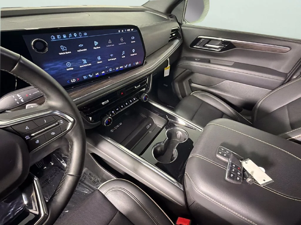 Used 2025 Black Chevrolet Premier image 21