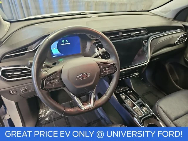 Used 2023 White Chevrolet LT image 16