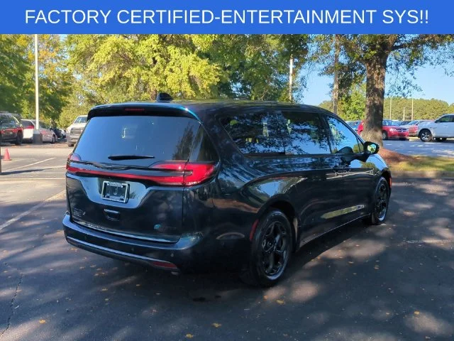 Used 2023 Blue Chrysler Limited image 5