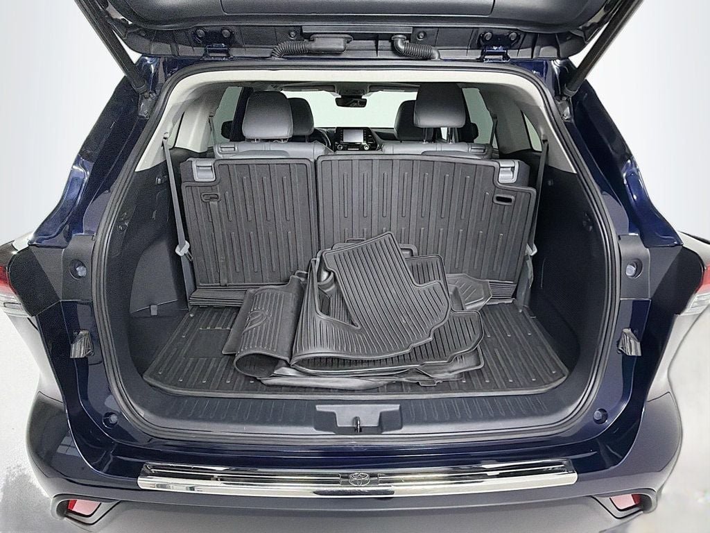 Used 2022 Blueprint Toyota XLE AWD image 27