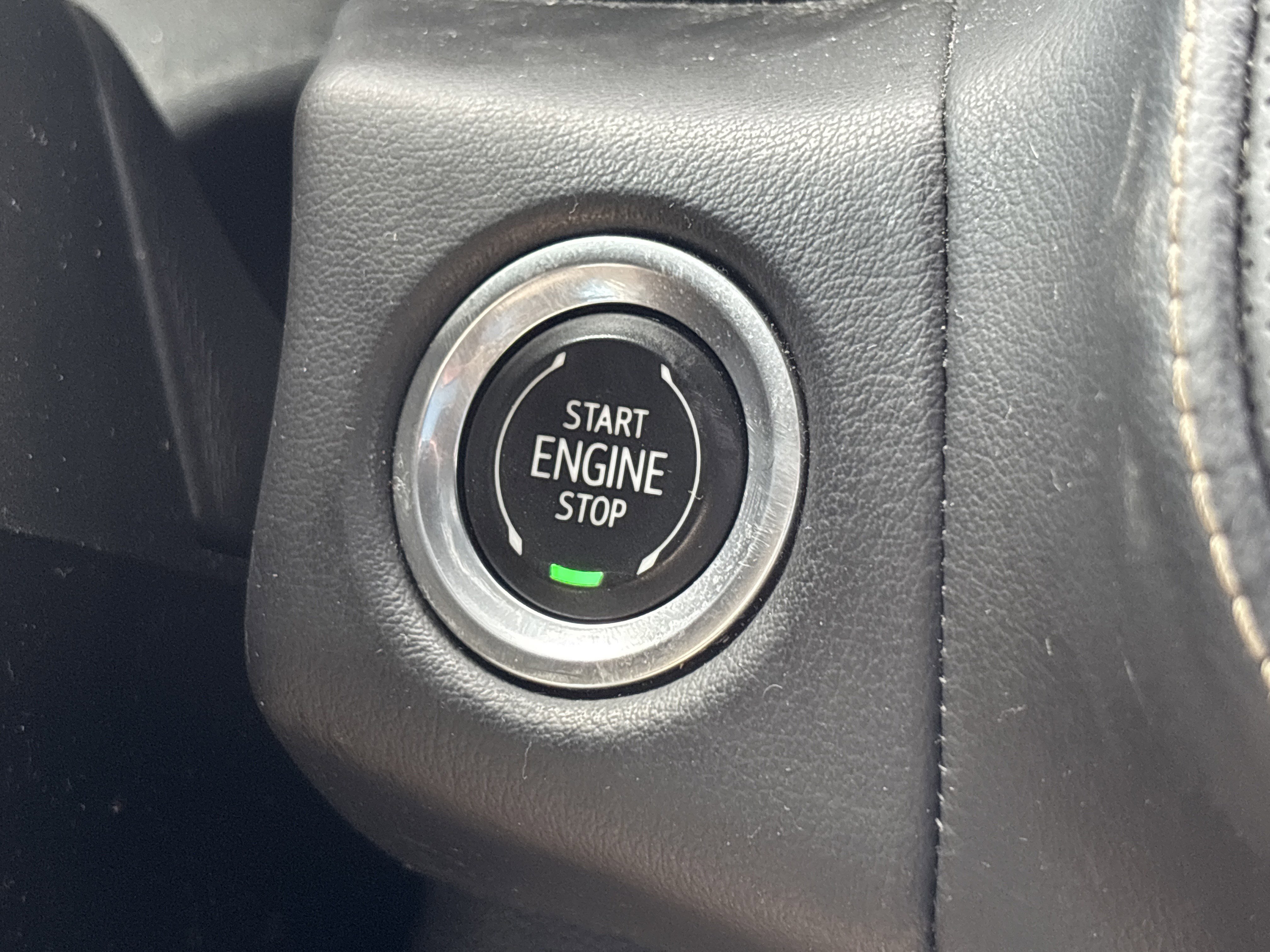 Used 2023 Sterling Metallic GMC SLT 4WD image 35