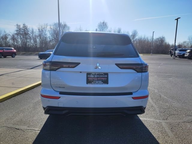 New 2026 White Mitsubishi ES image 6