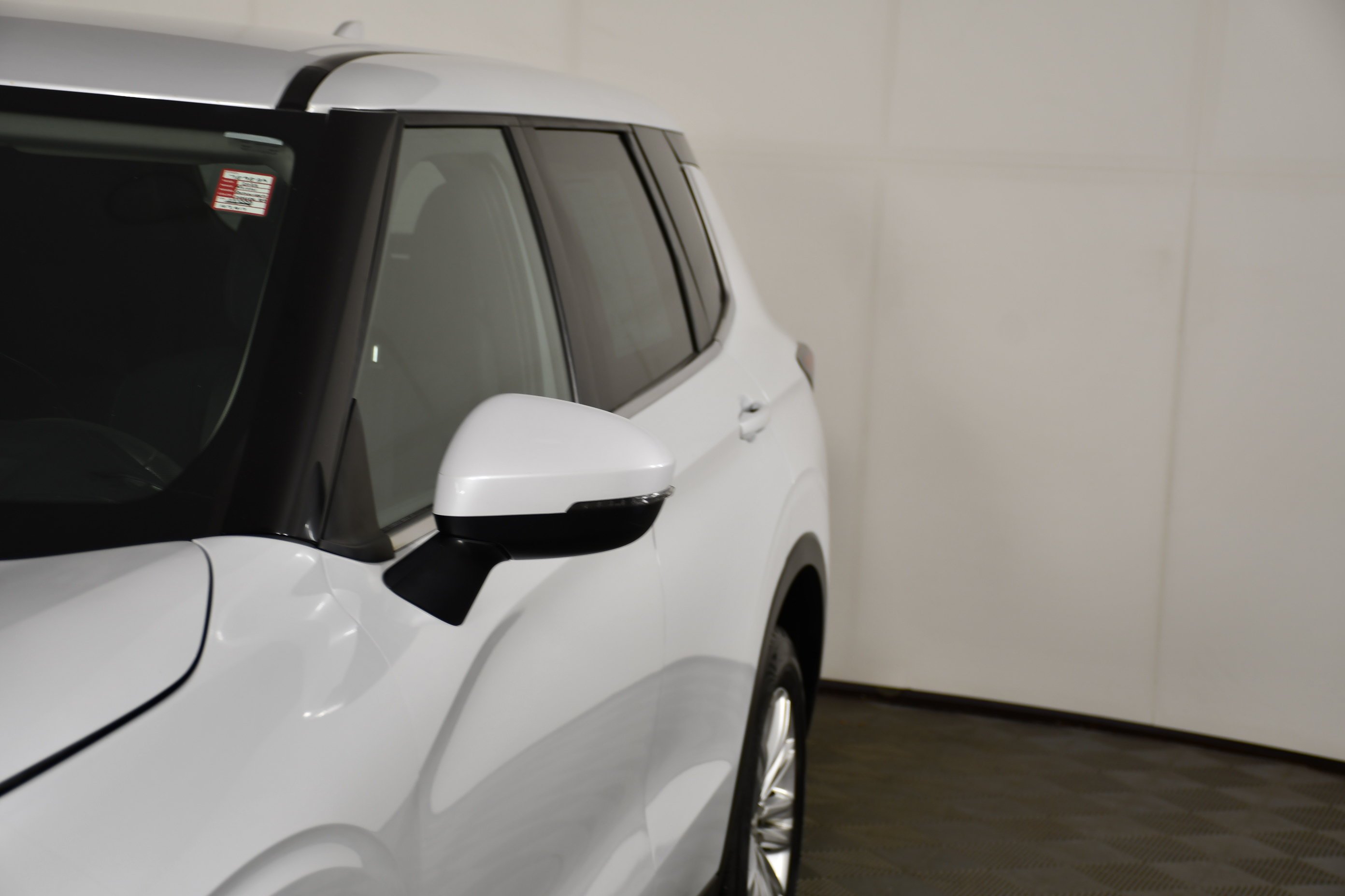 2023 Mitsubishi Outlander ES - Photo 13