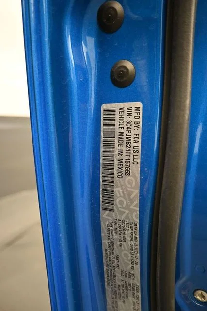 New 2026 Hydro Blue Pearl-Coat Exterior Paint Jeep Limited image 9