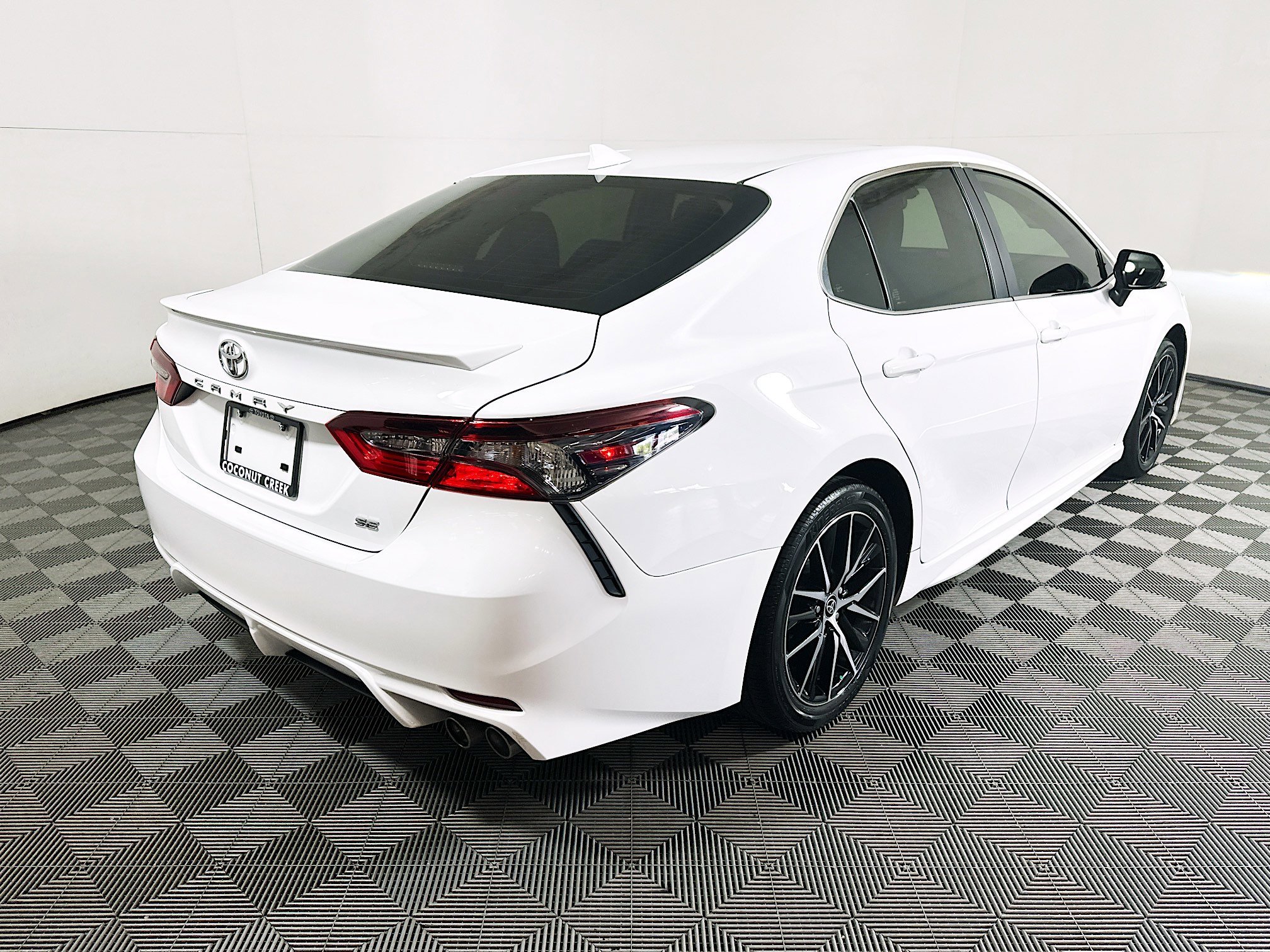 2024 Toyota Camry thumbnail 5