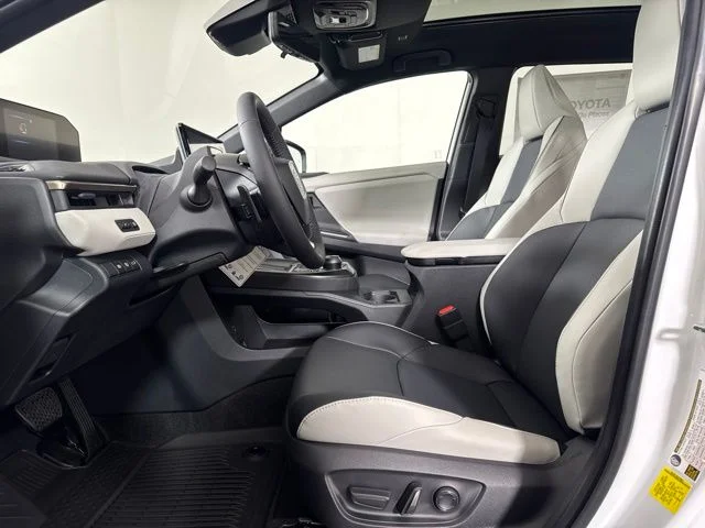 New 2026 Wind Chill Pearl <sup>1</sup> Toyota  Limited image 10