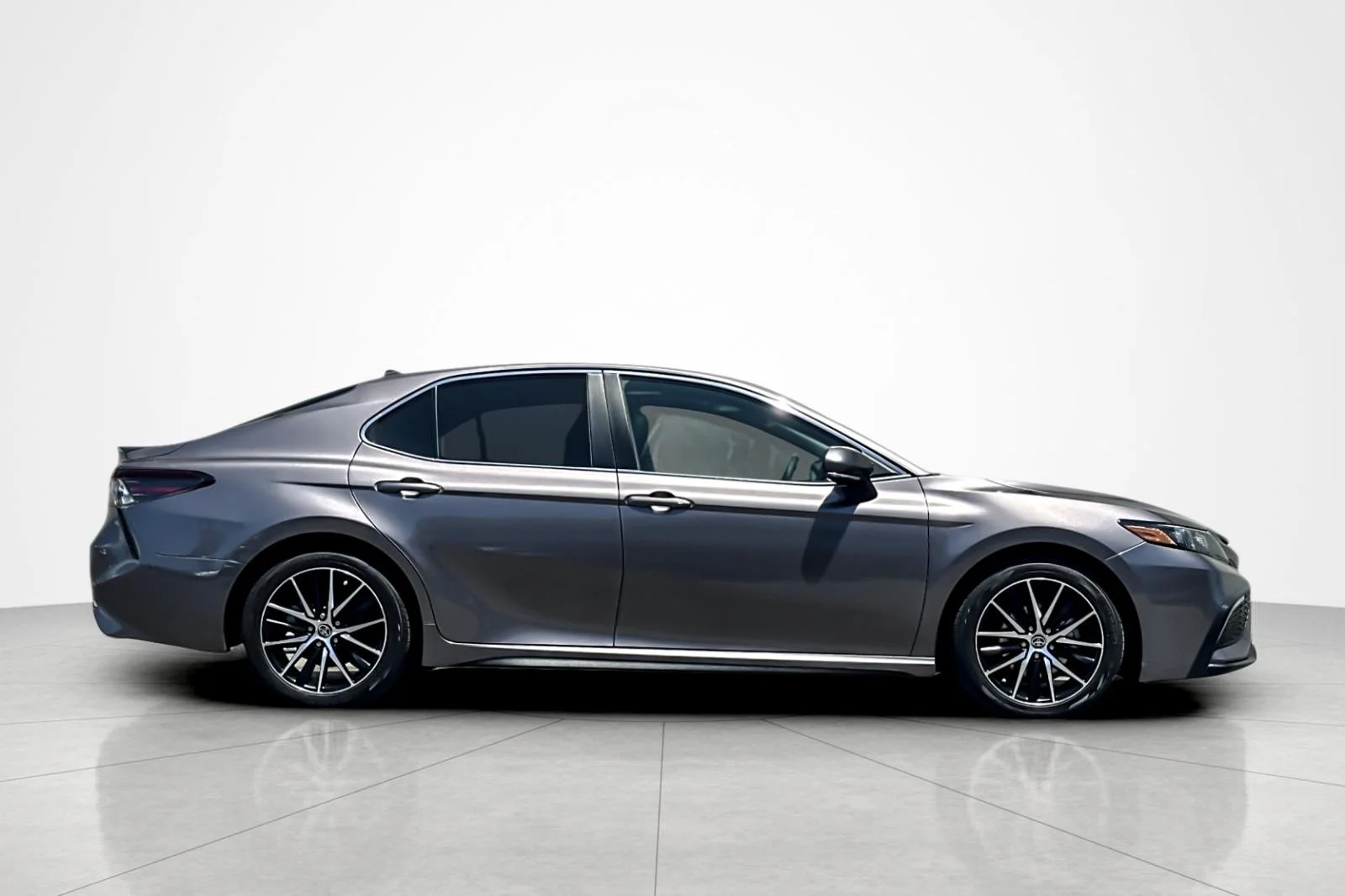 Certified Used 2022 PRE DAWN MICA Toyota SE image 6