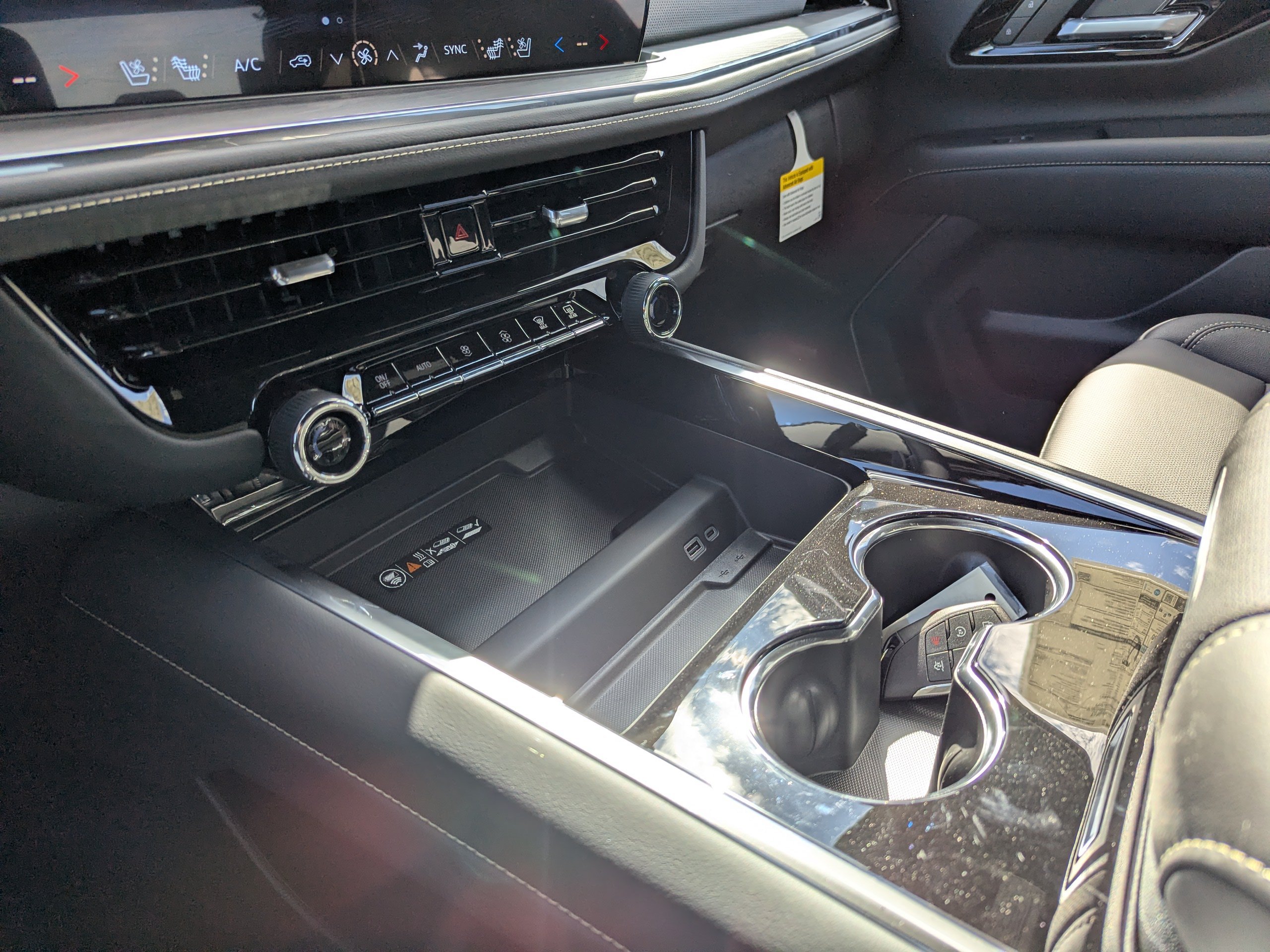 2026 Chevrolet Suburban Premier - Photo 26