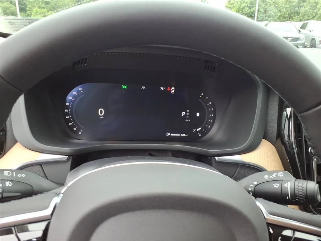 New 2026 Onyx Black Volvo Plus image 18