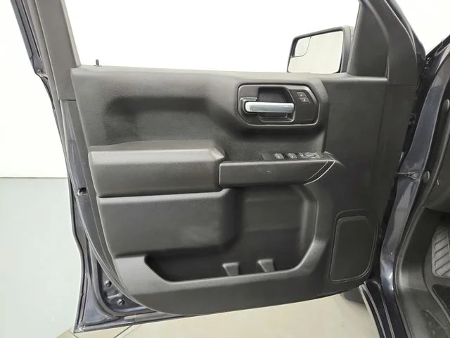 Used 2023 Gray Chevrolet Custom image 31