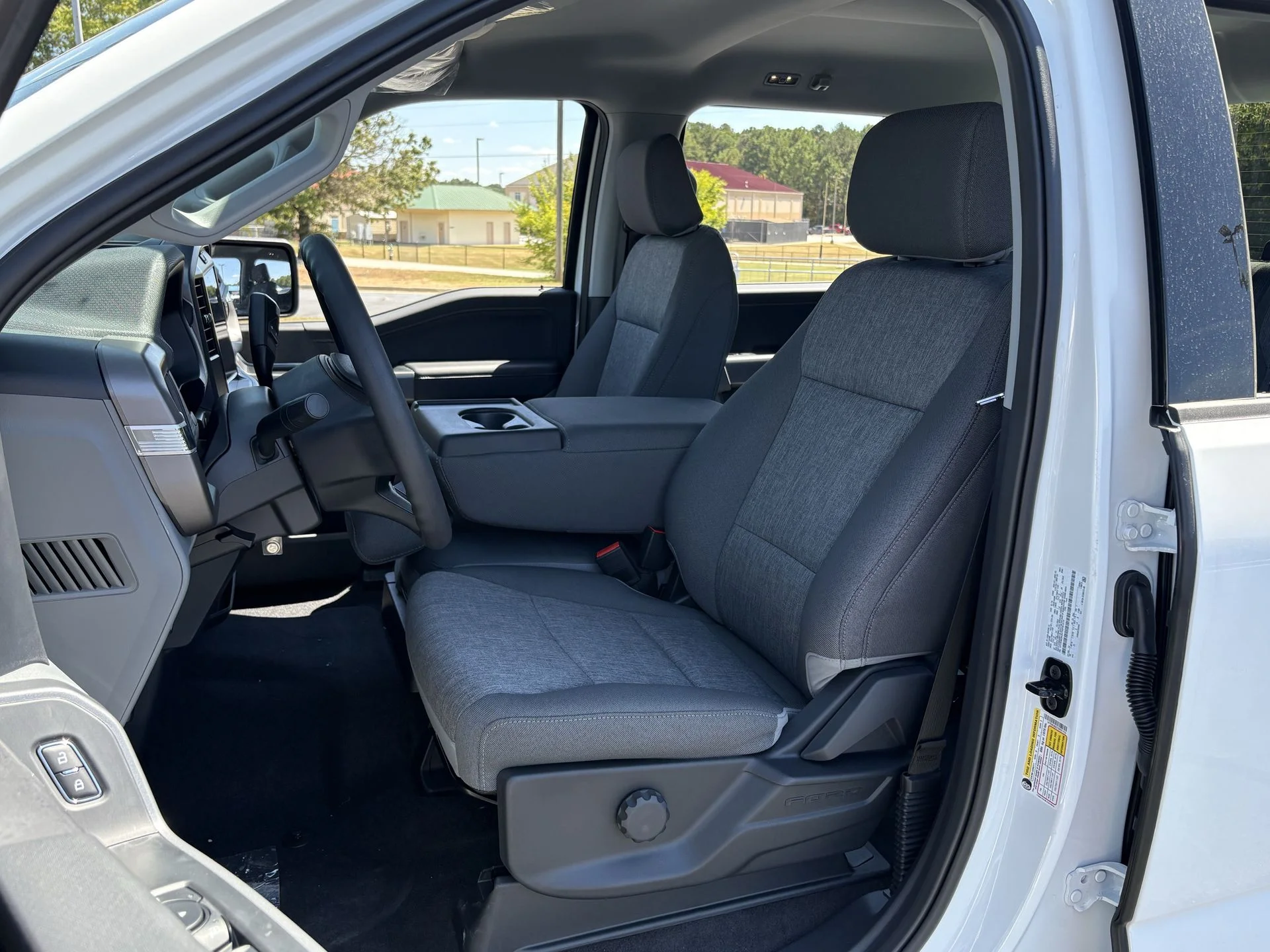 New 2026 Oxford White Ford XLT image 16