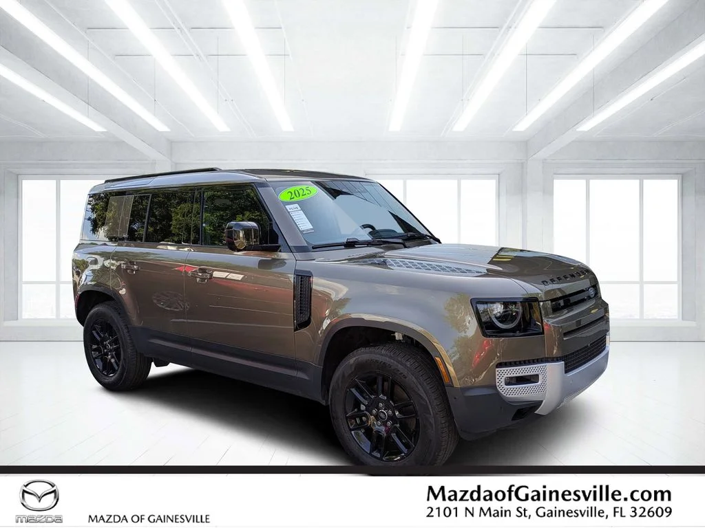 2025 Land Rover Defender 110 S P300's photo