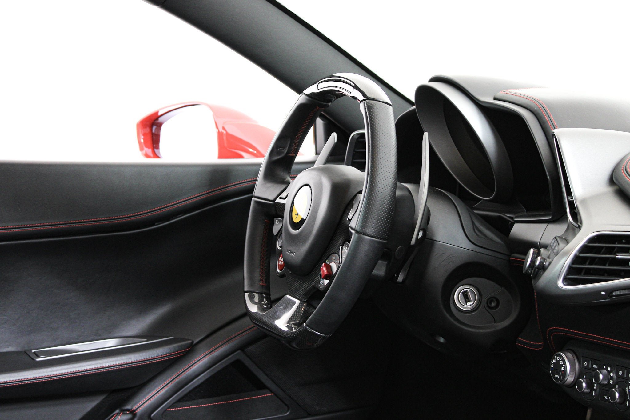 Used 2015 Red Ferrari  image 23