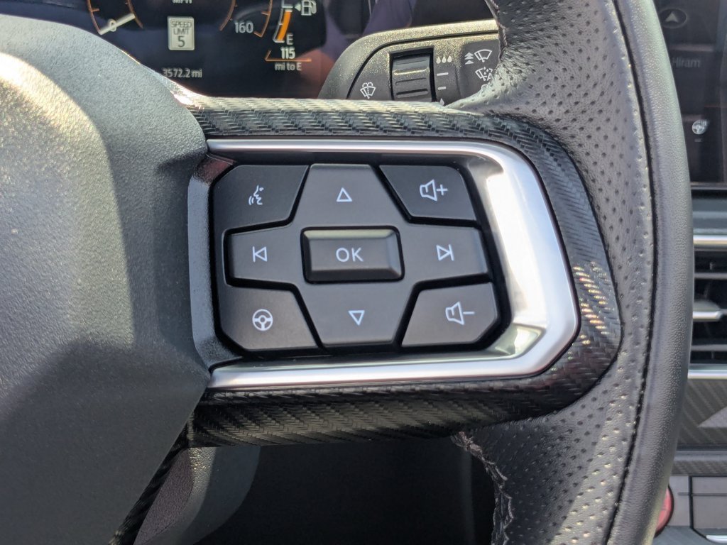 Used 2024  Ford GT Premium image 22