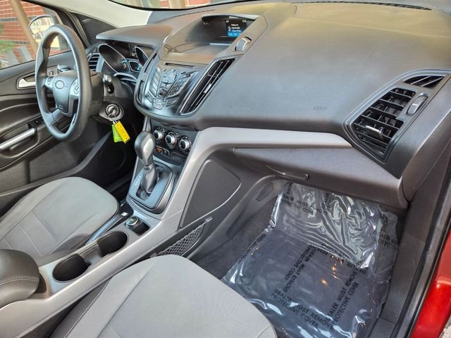 Used 2016 Orange Ford SE image 26