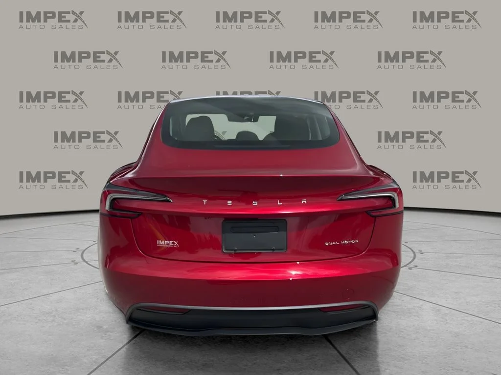 Used 2024  Tesla Long Range image 4