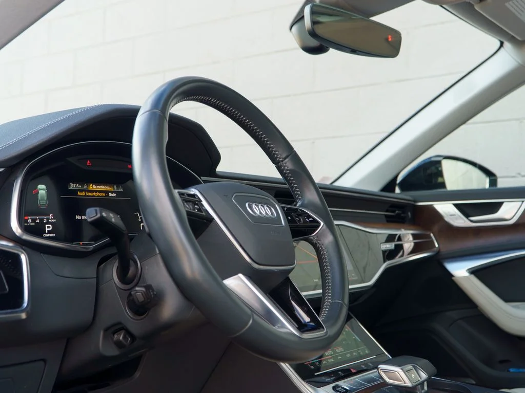 Used 2021  Audi  image 4