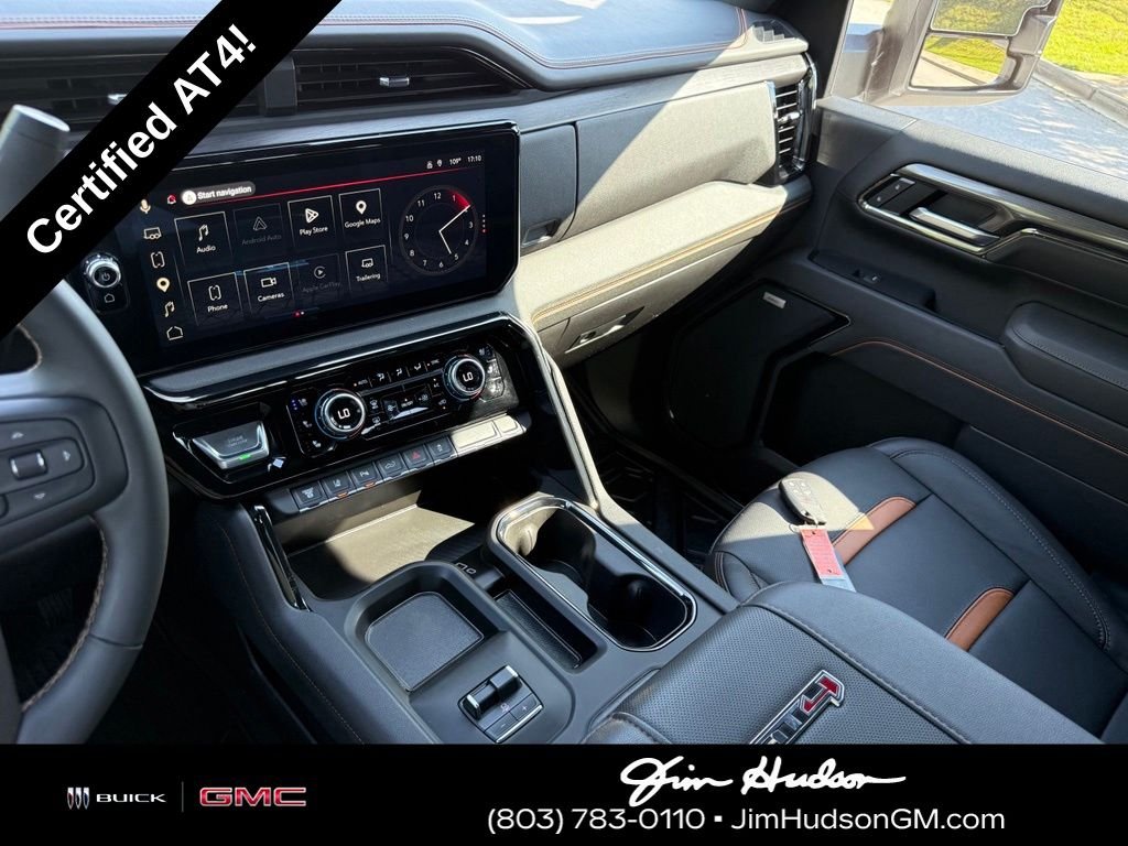 Used 2025 White GMC AT4 image 33