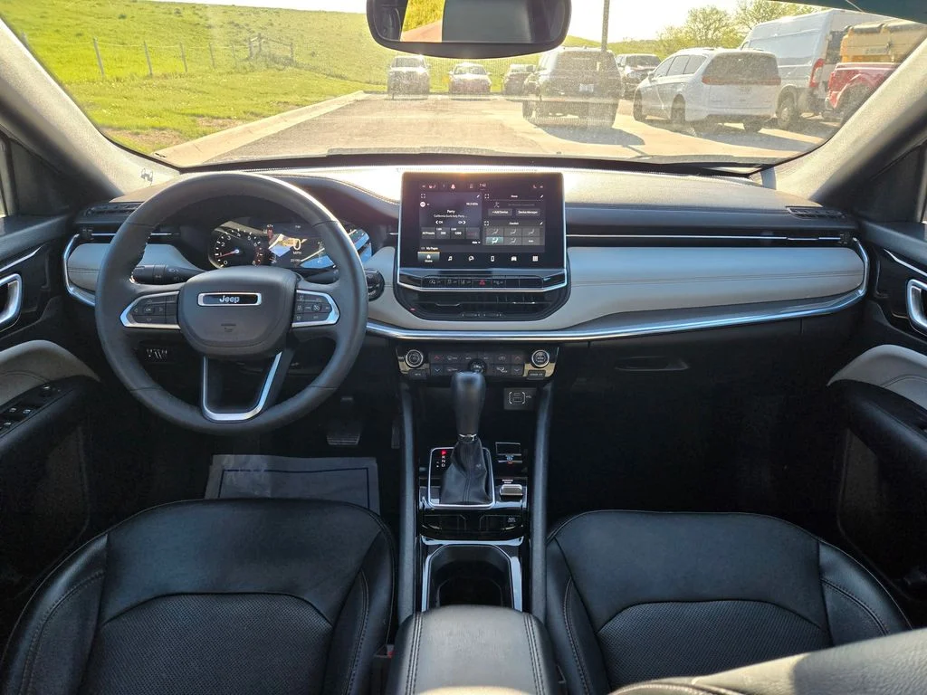 Used 2023 White Jeep Limited image 17
