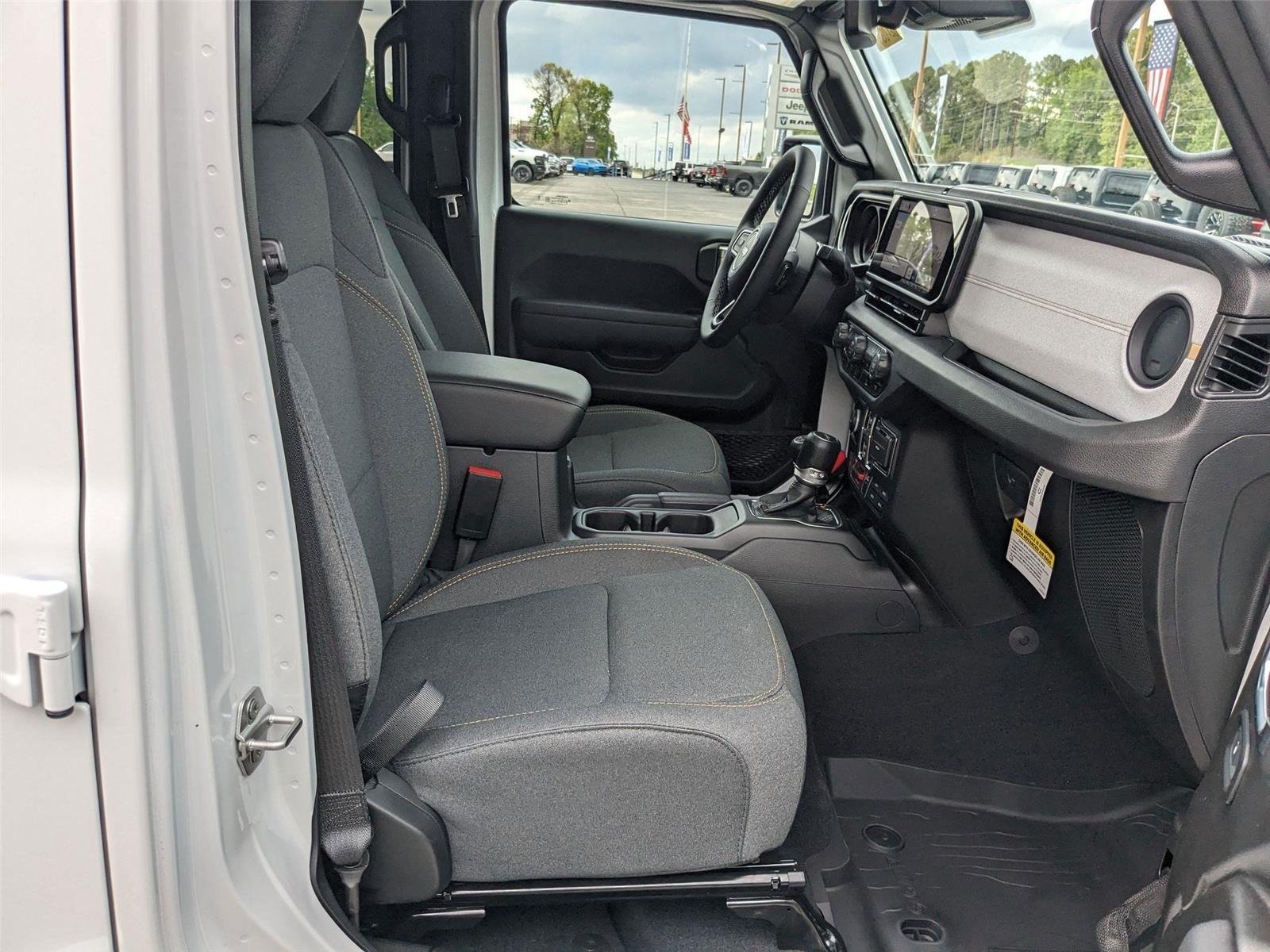 2025 Jeep Gladiator Willys - Photo 19