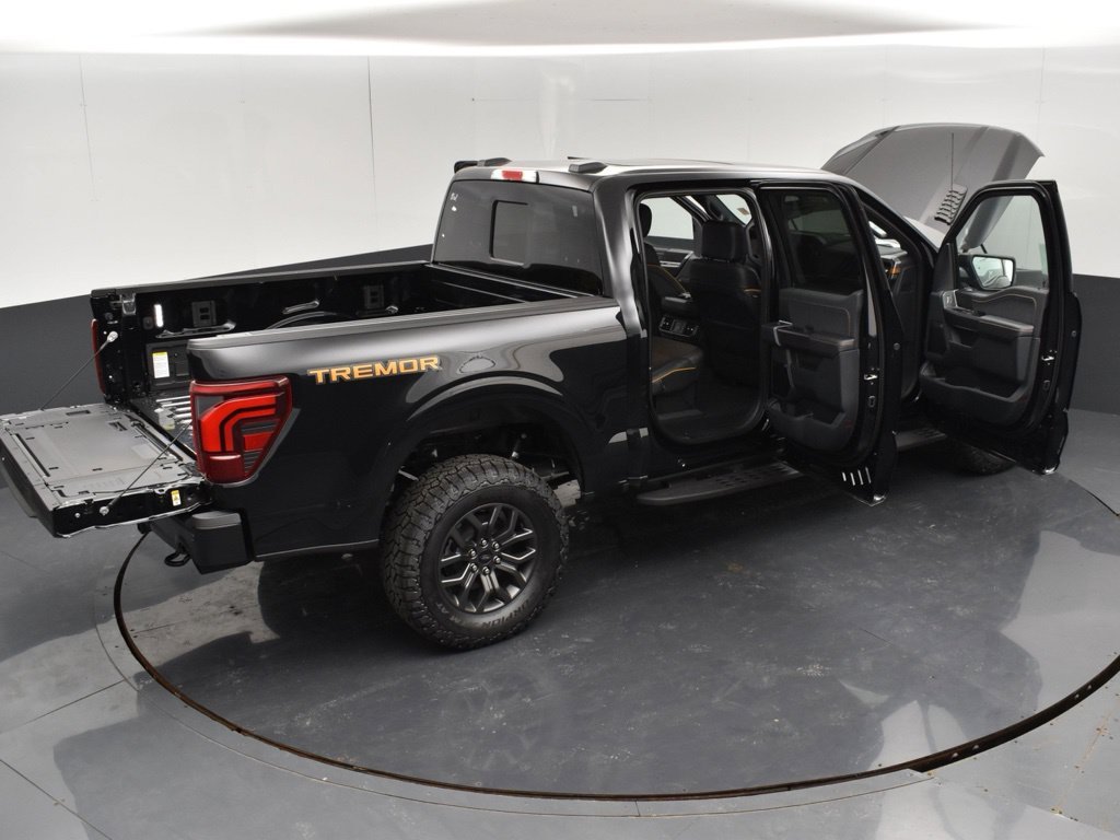 New 2026 Agate Black Metallic Ford Tremor® image 33