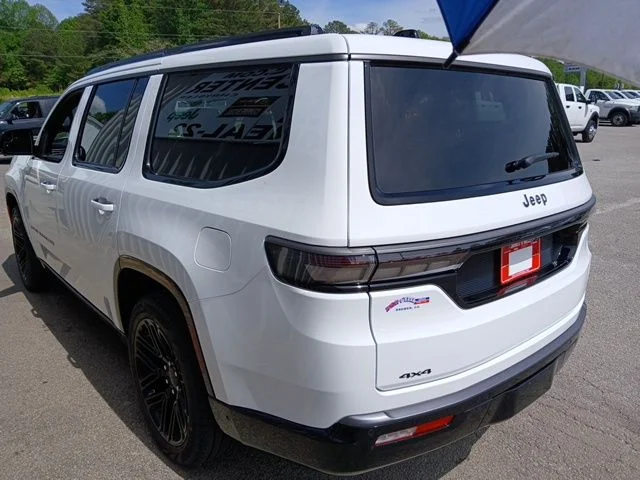 New 2026 Bright White Clear-Coat Exterior Paint Jeep Limited Reserve image 7