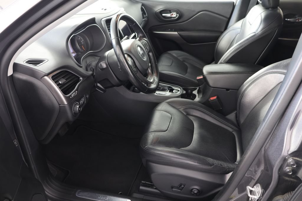 Used 2021 Gray Jeep Limited image 20