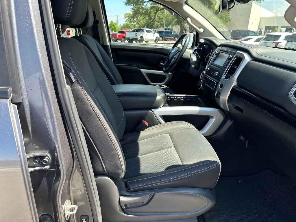 Used 2017  Nissan SV image 34