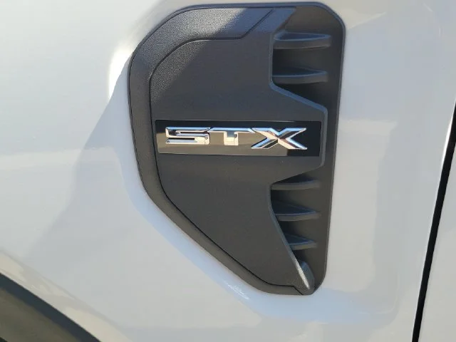 New 2026 Oxford White Ford XL image 7