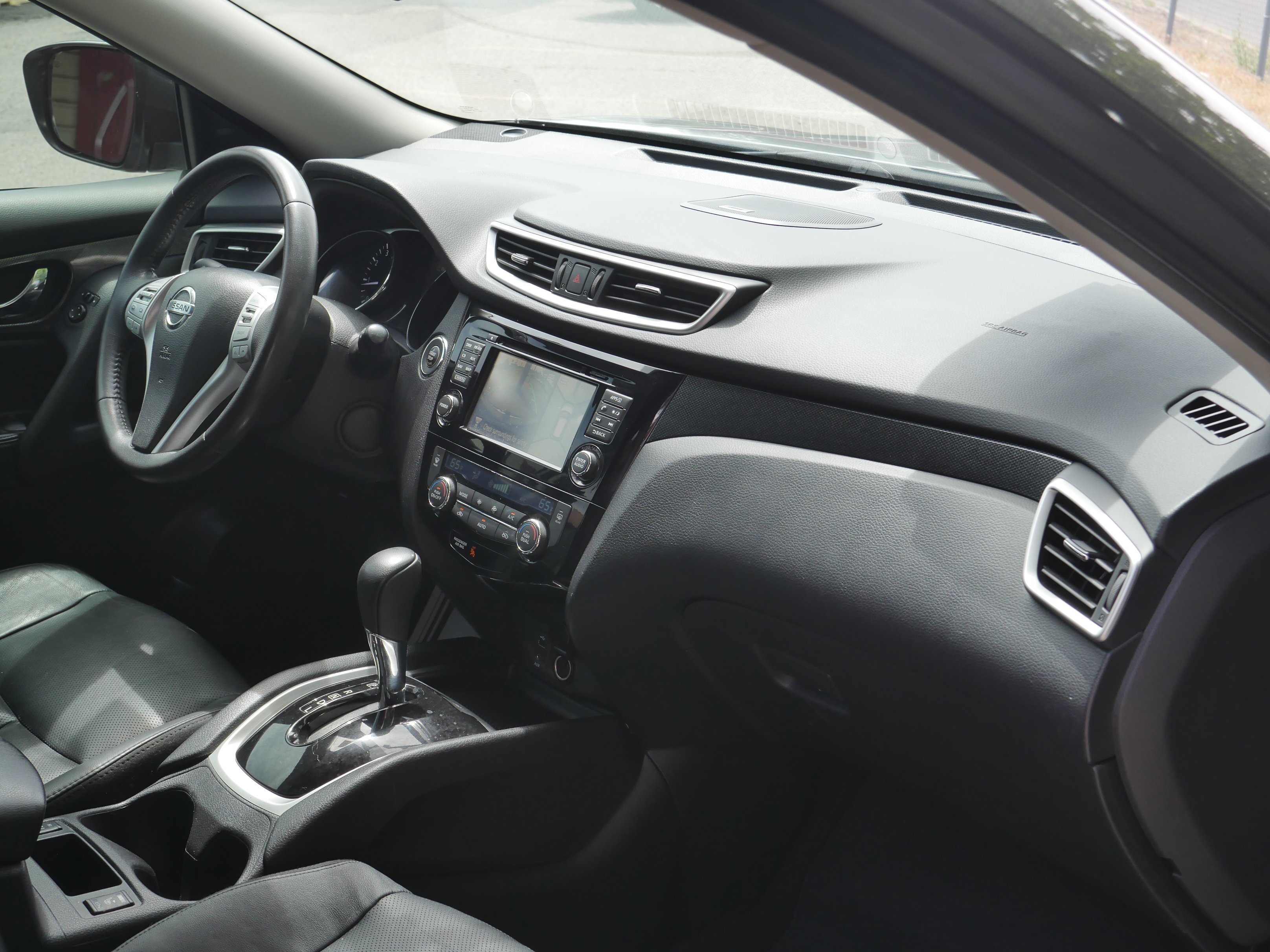 Used 2015 Gun Metallic Nissan SL image 22