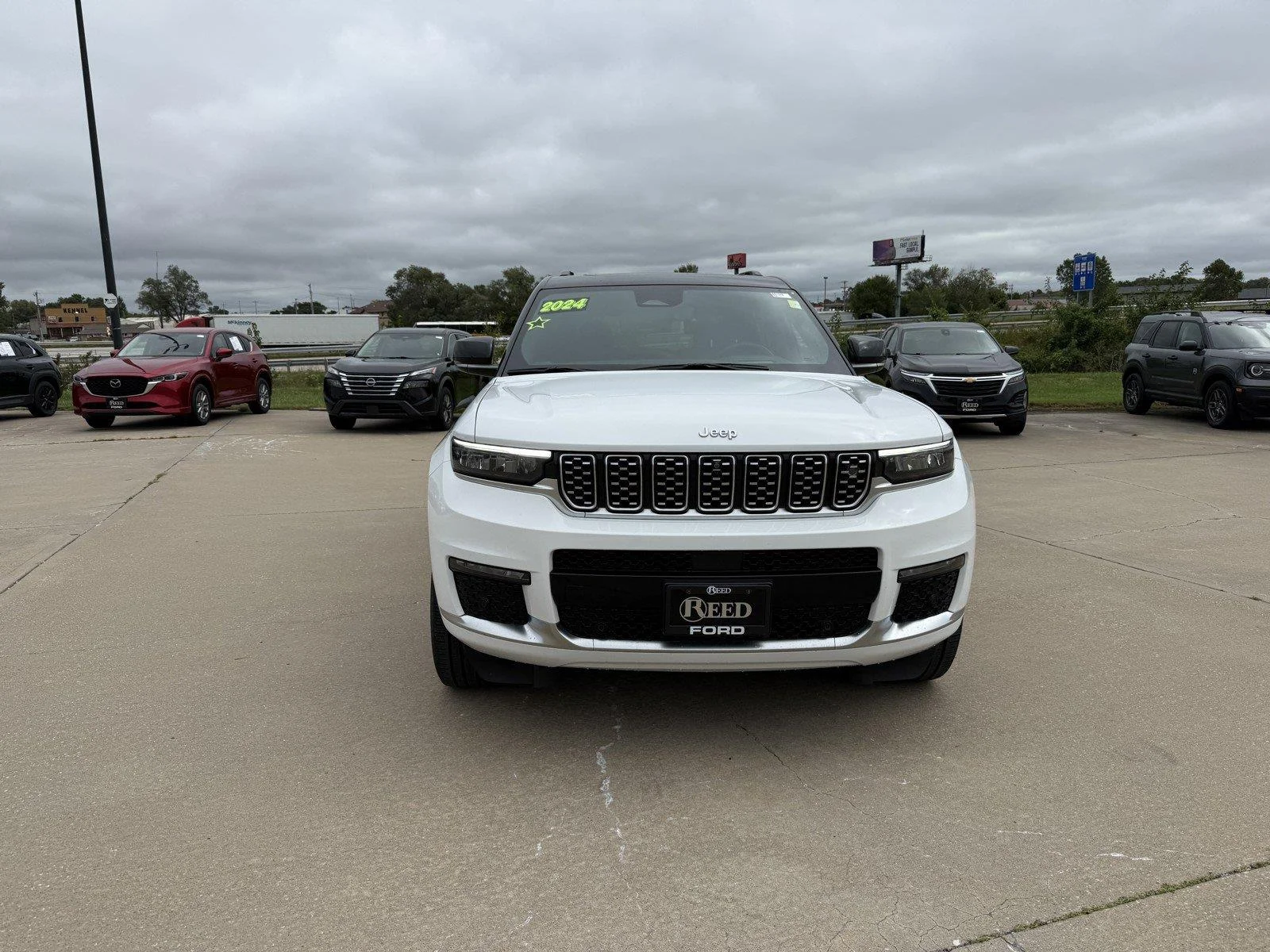 Used 2025 Metallic Jeep Overland image 3