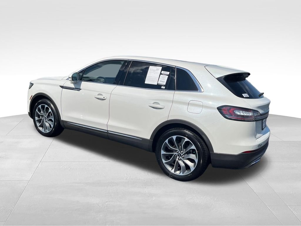 Used 2023 White Lincoln Reserve image 3