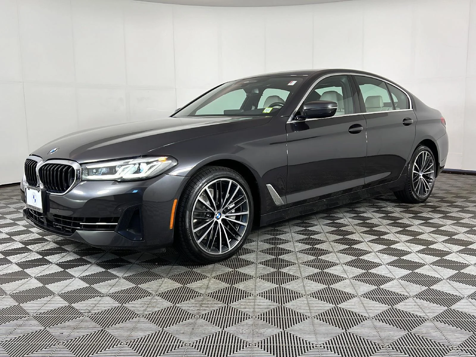 Used 2022 Dark Graphite Metallic BMW 540i xDrive image 12