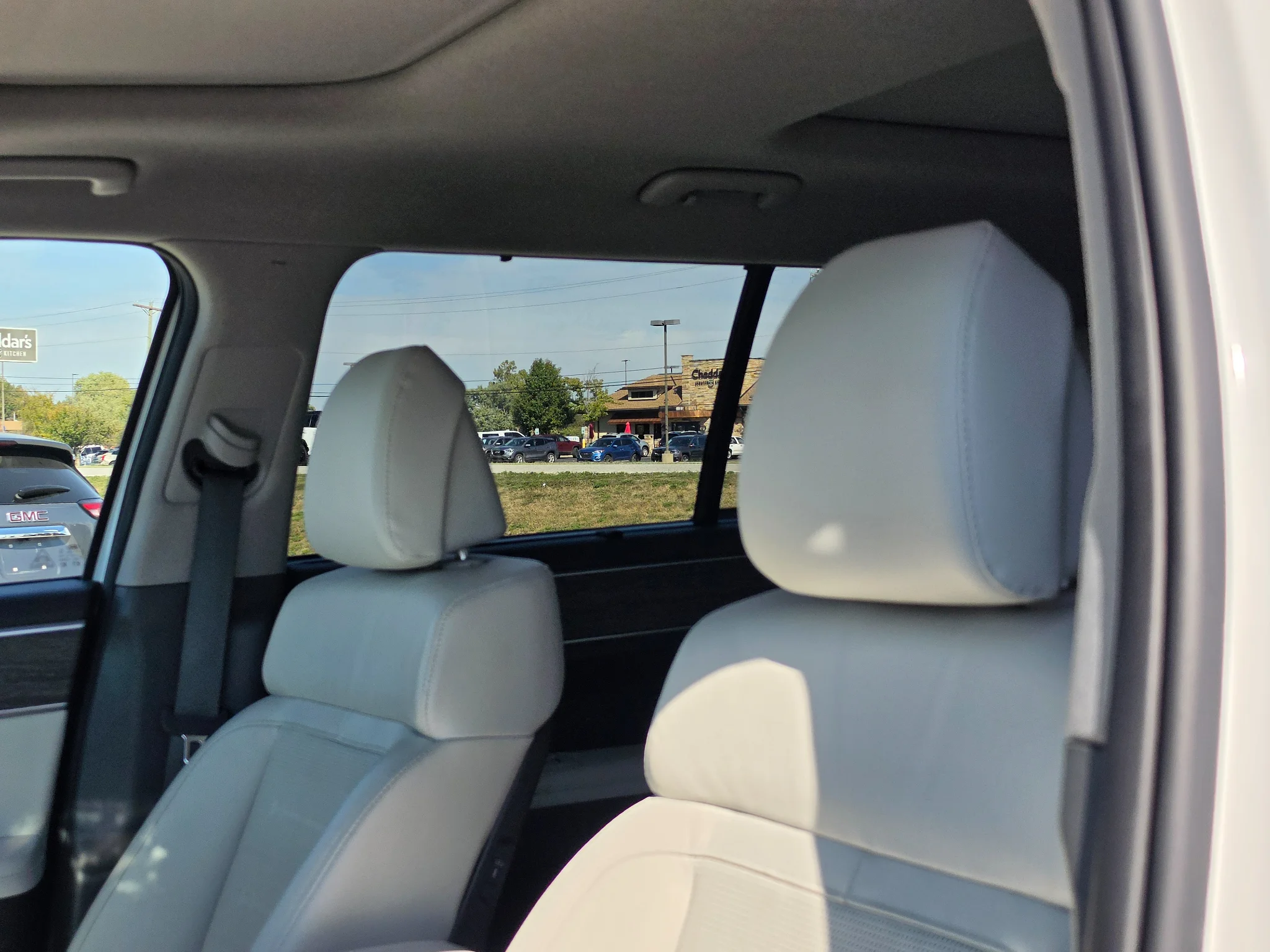 Used 2024 Serenity White Hyundai Limited image 20